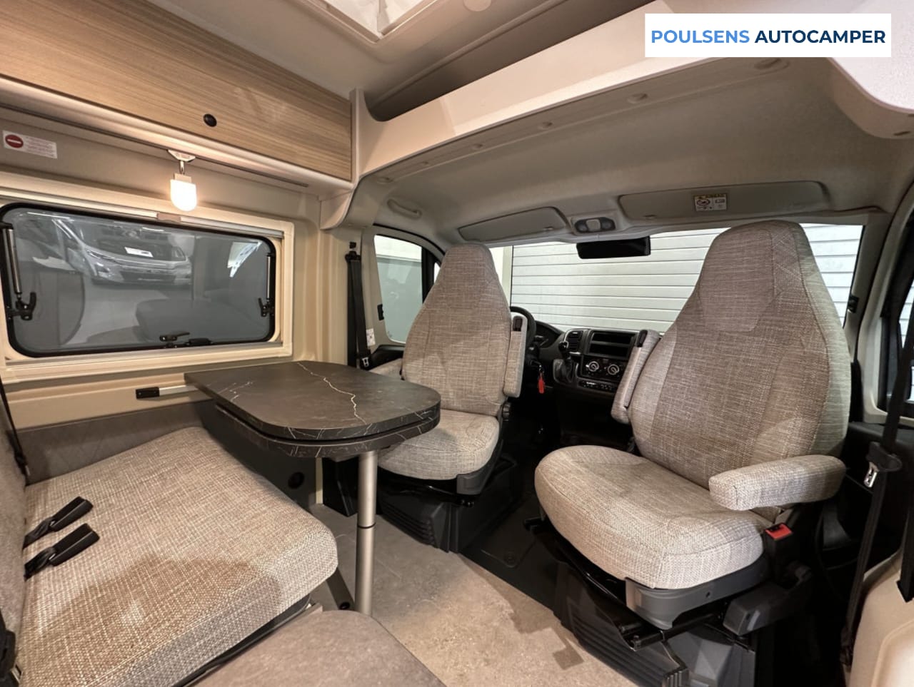 Salon intérieur du fourgon aménagé Etrusco CV 640 SB 2026