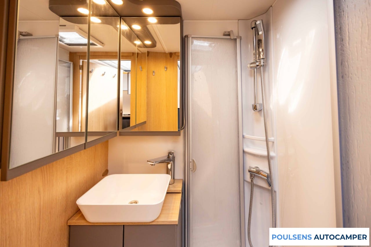 Salle de bain du LMC Tourer Lift H 660 2022